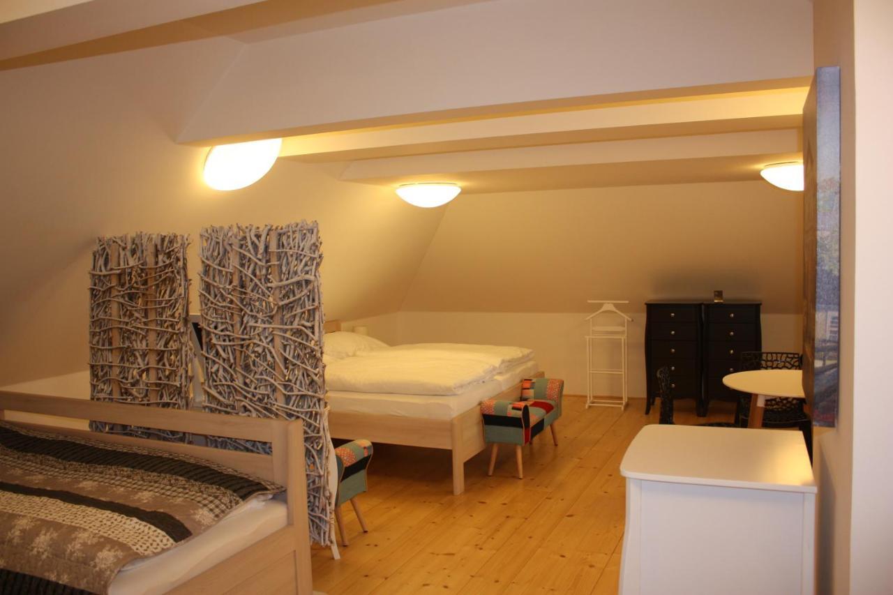 Apartment Jeschkeho A Lazensky Dum